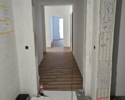 Flur von der Wohnungseingangstür aus Flur von der Wohnungseingangstür aus