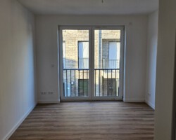 mittleres Zimmer von der Zimmertür aus mittleres Zimmer von der Zimmertür aus